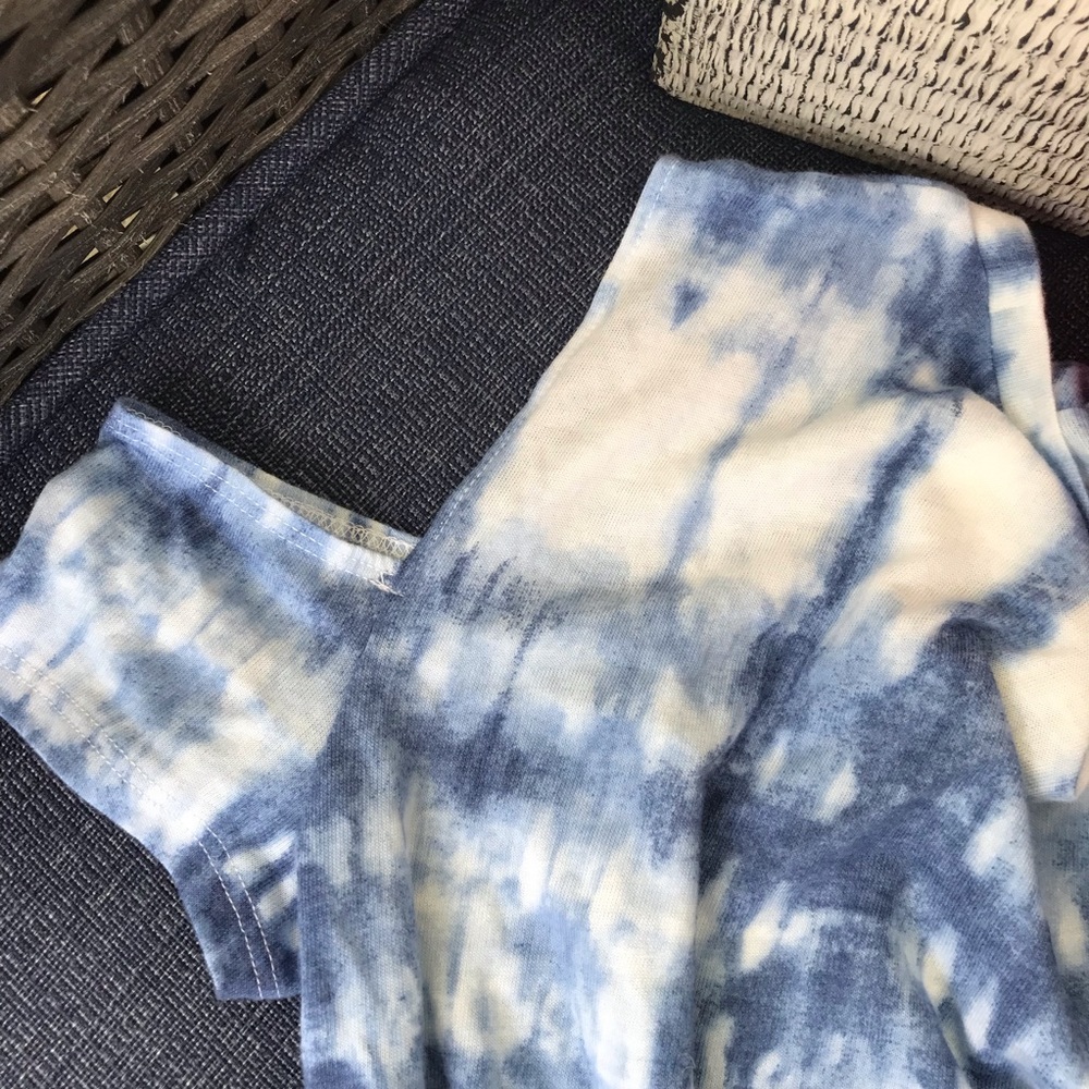 • NWOT Top • - Picture 4 of 4